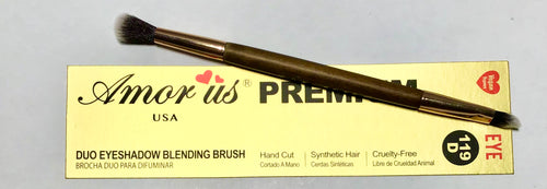 Amor Premium Duo Eyeshadow Blending Brush.
