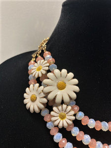 La Primera Flower necklace set.