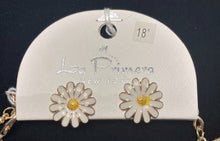 Load image into Gallery viewer, La Primera Flower necklace set.